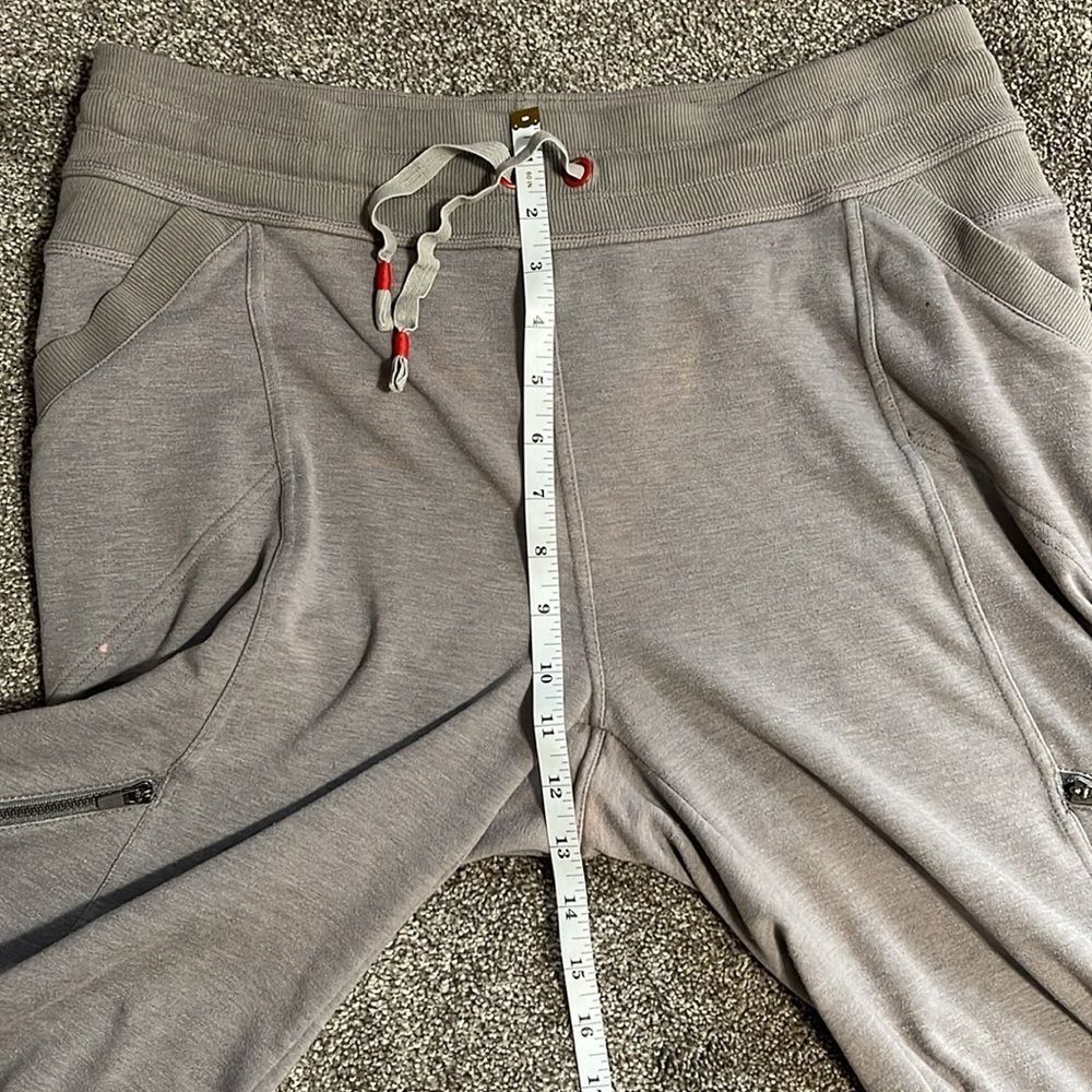 Athleta BAY BEACH CAPRI size Med - Picture 9 of 10